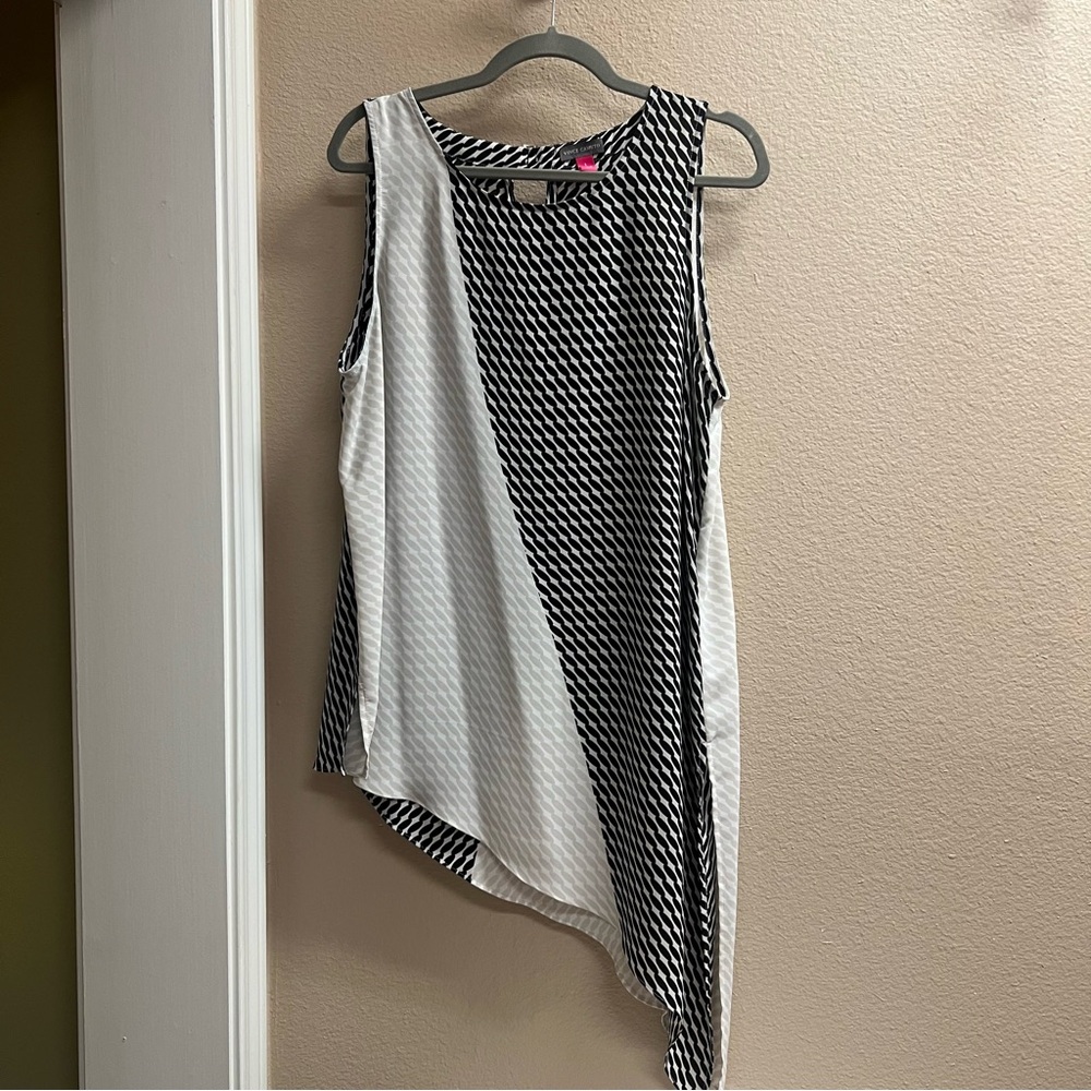 Vince Camuto Patterned Sleeveless Tunic Blouse